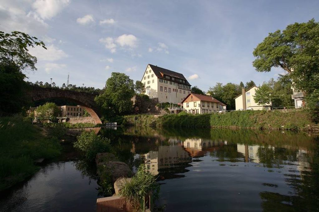 Stadtbau Pforzheim - Bauprojekte Bildergalerie - Felsenstraße 2, 4 Mietwohnungen und 2 Gewerbeeinheiten