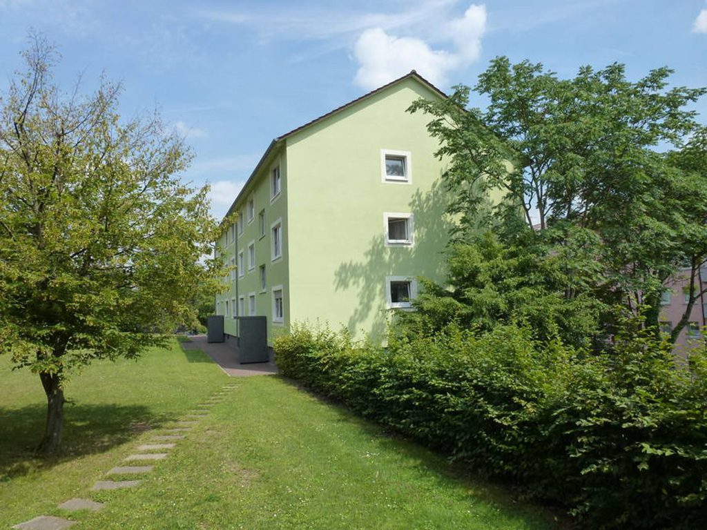 Stadtbau Pforzheim - Bauprojekte Bildergalerie - Wildersinn 3+5 (Fassadenanstrich + Gestaltung Eingänge)